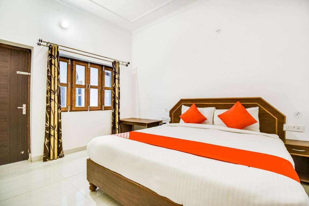 Capital O 23129 Chelsea Palace Hotel Khajuraho Luaran gambar