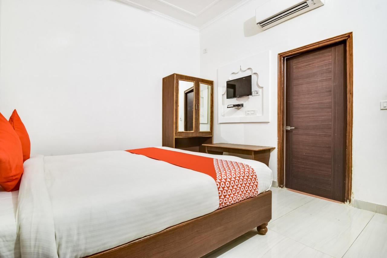 Capital O 23129 Chelsea Palace Hotel Khajuraho Luaran gambar
