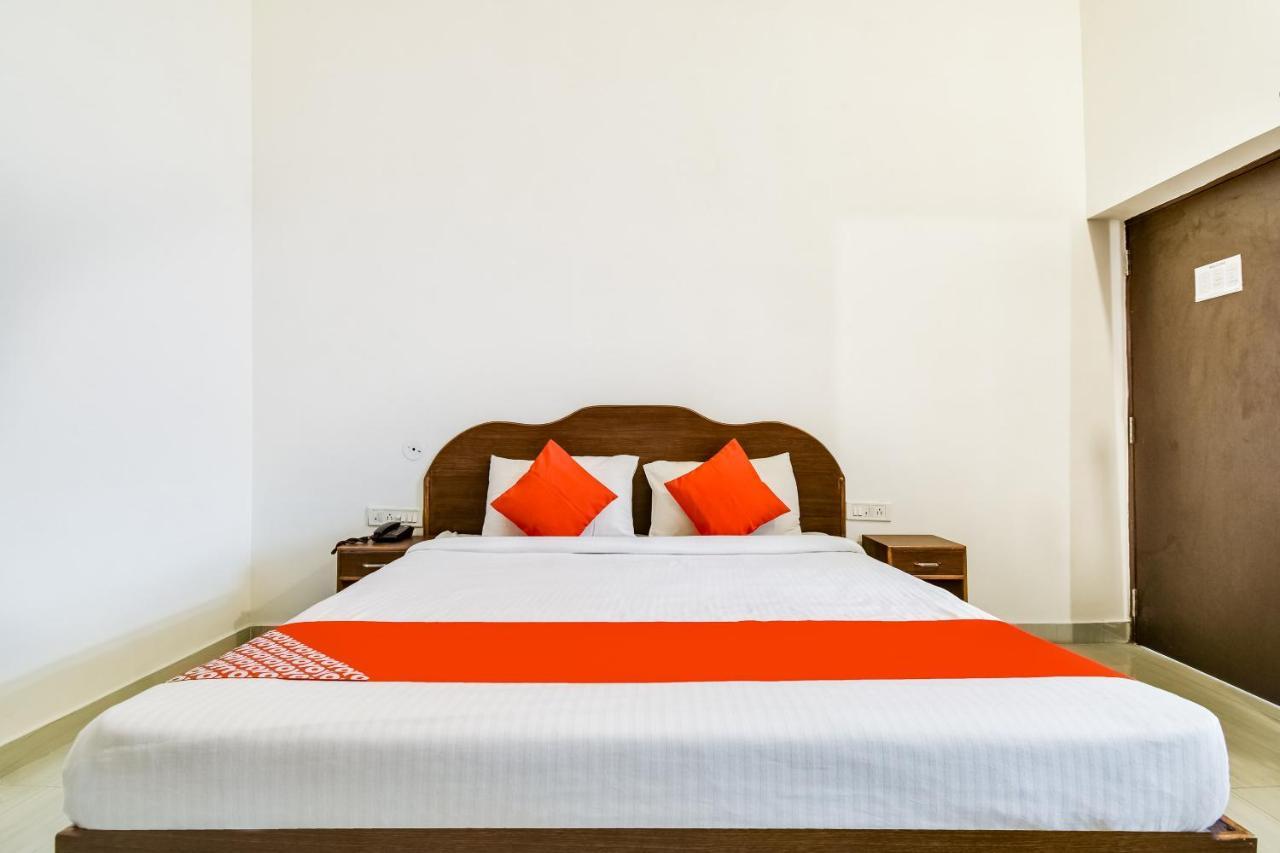 Capital O 23129 Chelsea Palace Hotel Khajuraho Luaran gambar