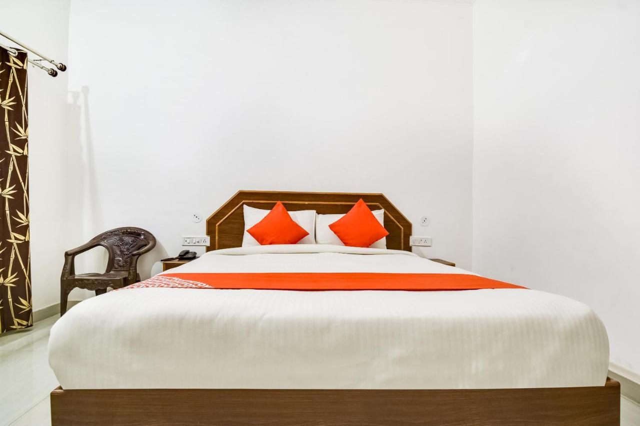 Capital O 23129 Chelsea Palace Hotel Khajuraho Luaran gambar