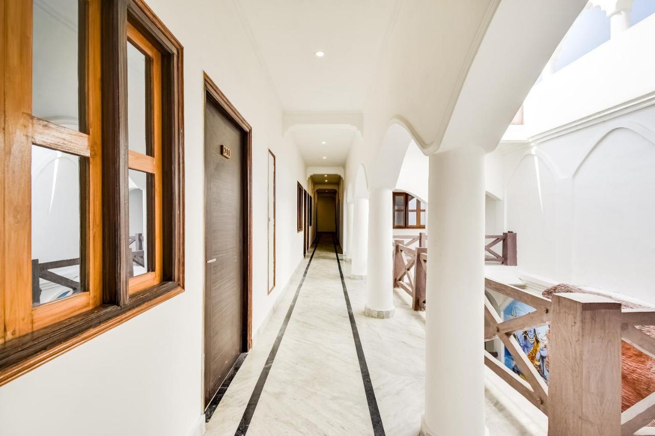 Capital O 23129 Chelsea Palace Hotel Khajuraho Luaran gambar